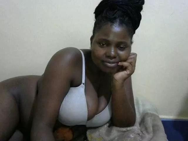 Myra-Queen on BongaCams 