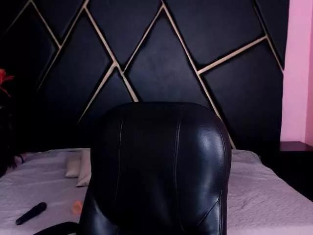 NaomiSmiths on BongaCams 