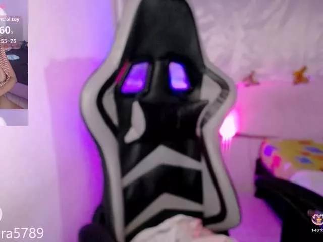 ninatinydoll on BongaCams