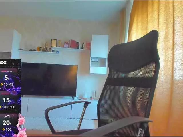 O-Queen on BongaCams