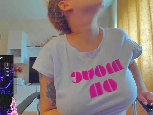 O-Queen on BongaCams