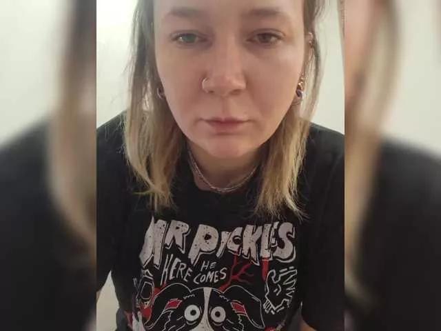 Offline Ozalin on BongaCams