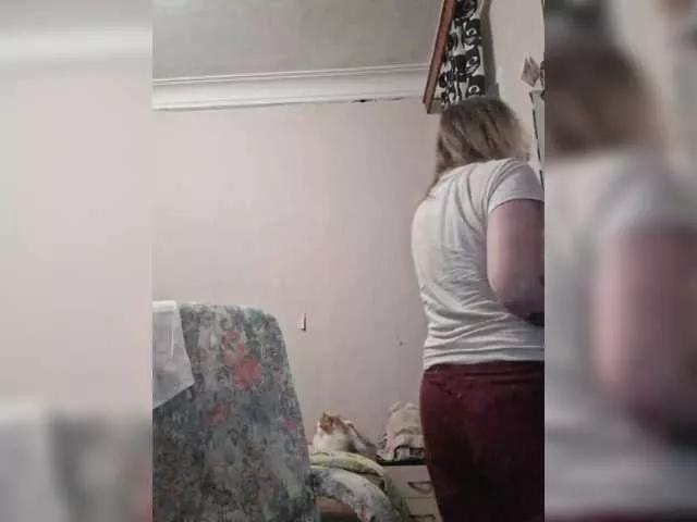 Offline Ozalin on BongaCams