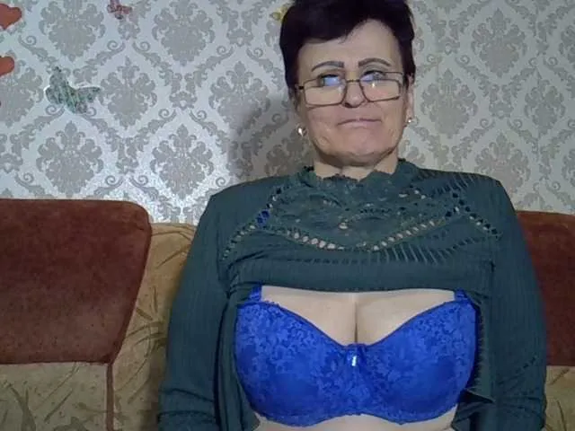 PaulaGolden — Hey guys!:) Goal-Doggy styled pose @remain  #Dance #hot #pvt #c2c #fetish #feet #roleplay Tip to add at friendlist and for requests! Remaining to the goal  @remain 