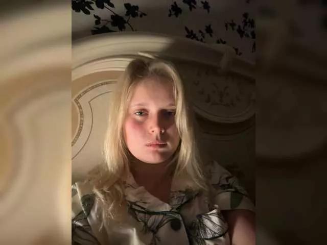 Offline Pionchick on BongaCams