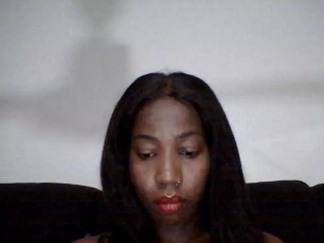 prettypie33 on BongaCams 