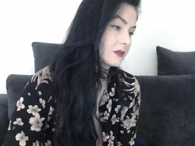 Prettywomen on BongaCams