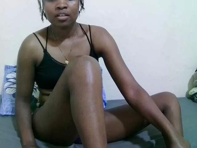 queen-ebony2 on BongaCams 
