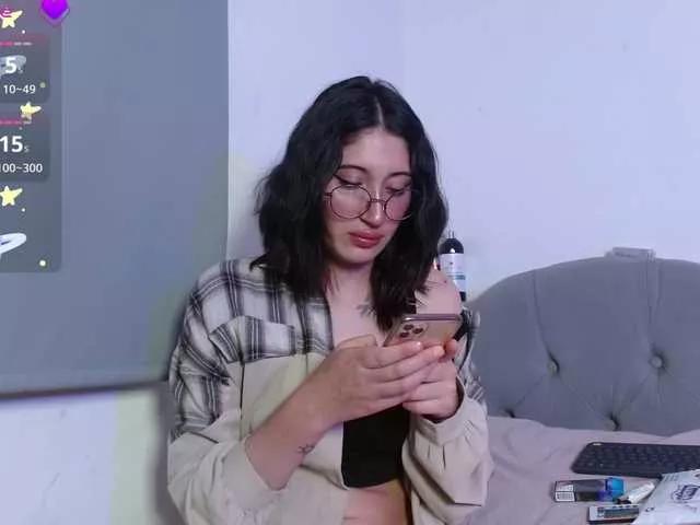 Red-moonn on BongaCams