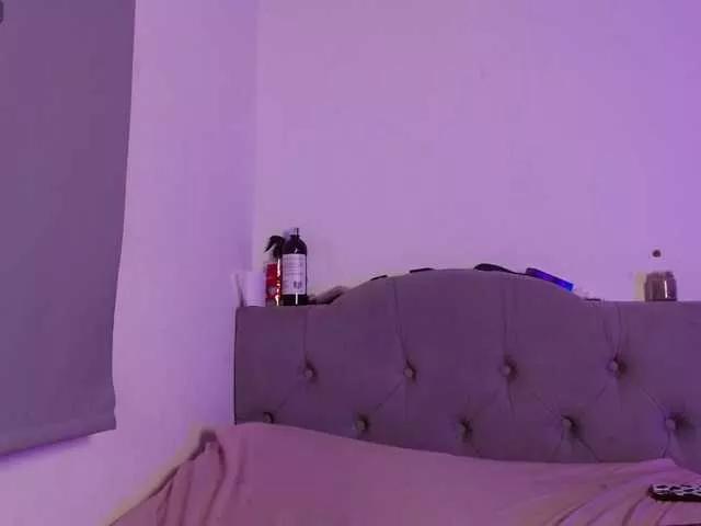 Red-moonn on BongaCams