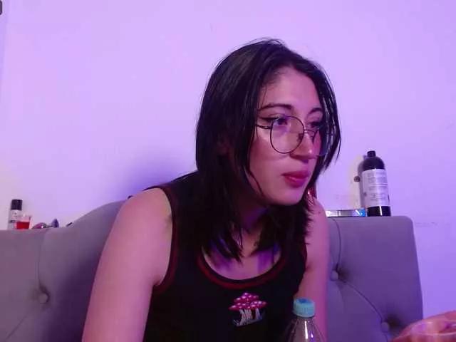 Red-moonn on BongaCams
