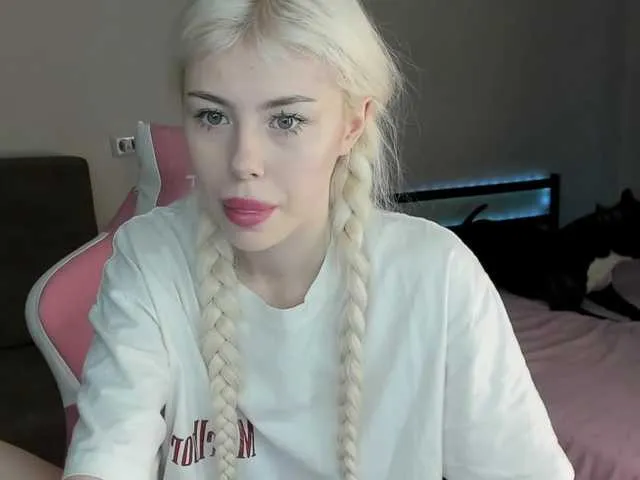 redqwe0u0 on BongaCams