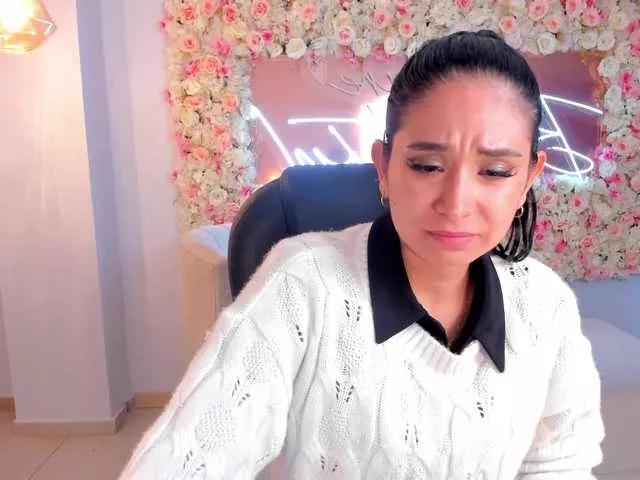 RosalineBenz on BongaCams 