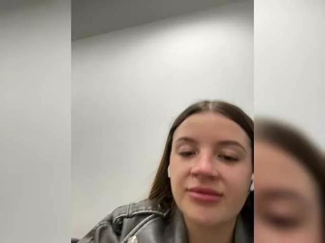 Offline RosalineLov on BongaCams