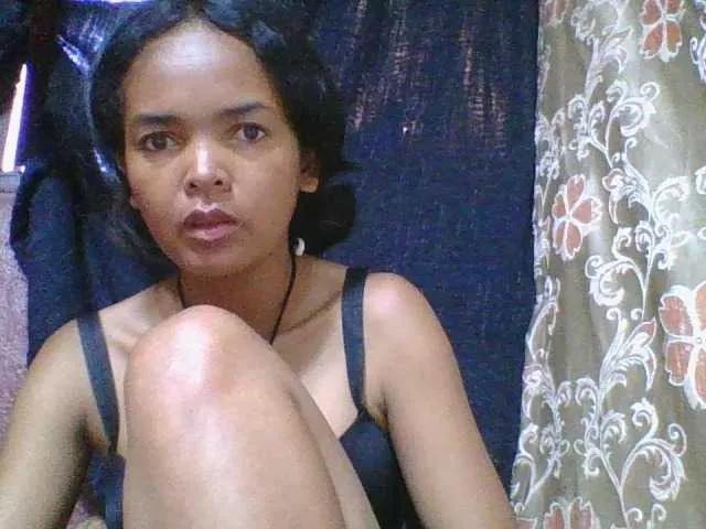 Rosiah2 on BongaCams 