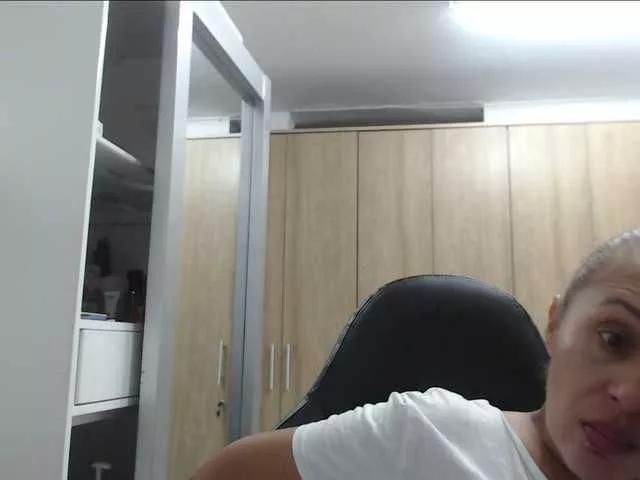 RoxanaMilf on BongaCams 