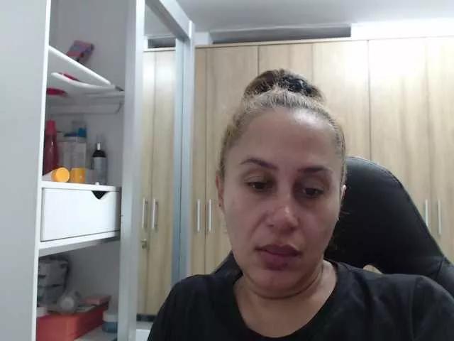 RoxanaMilf on BongaCams 