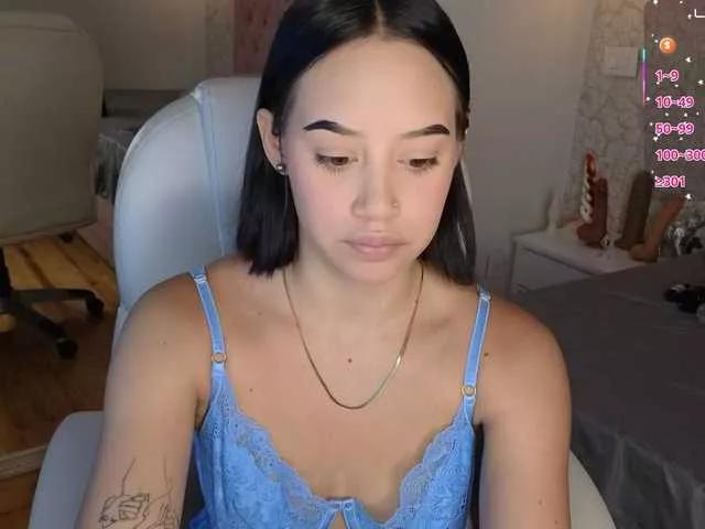 Saraa-stone from BongaCams