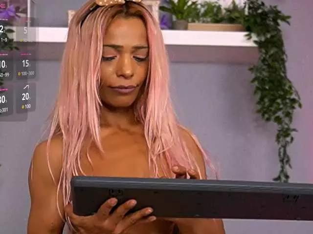 SarahRaynex on BongaCams