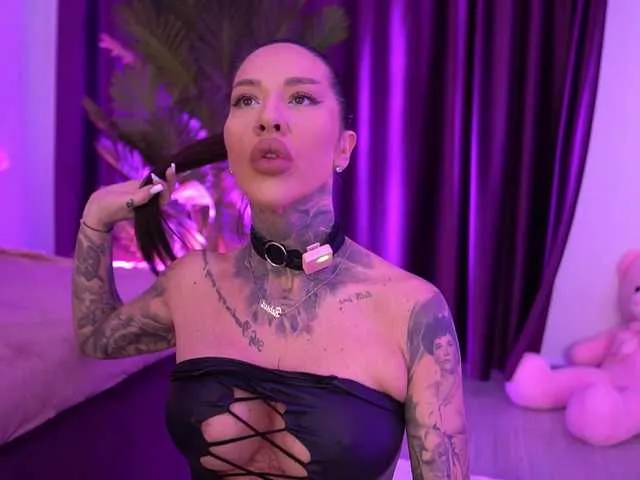 ScarletNoir on BongaCams