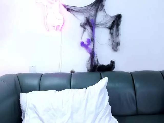 Cute Sexxchubby wants you to fuck her body now Sexxchubby from BongaCams