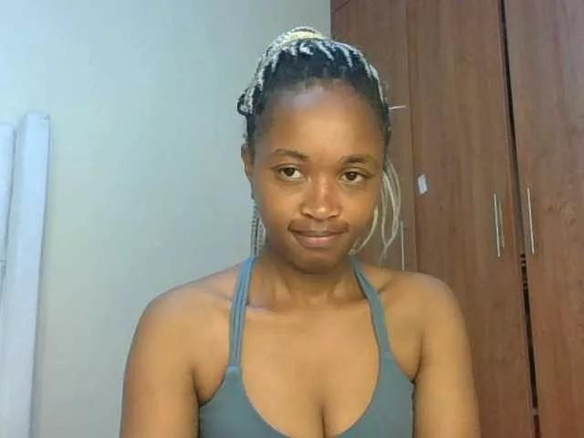 shanizz001 from BongaCams