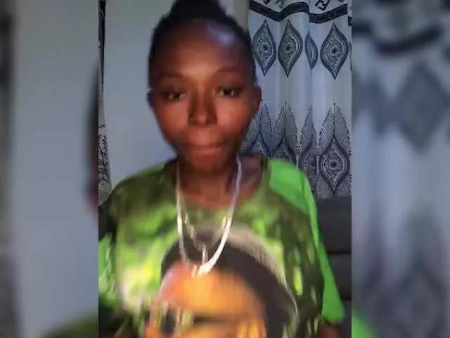 Shantybeib on BongaCams
