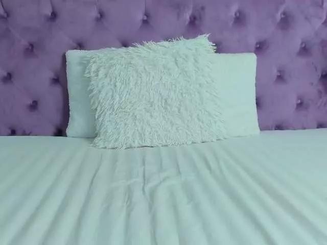 SophiaKya on BongaCams