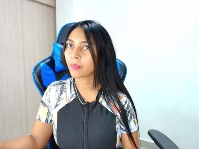 Offline Sophiiaaxx on BongaCams
