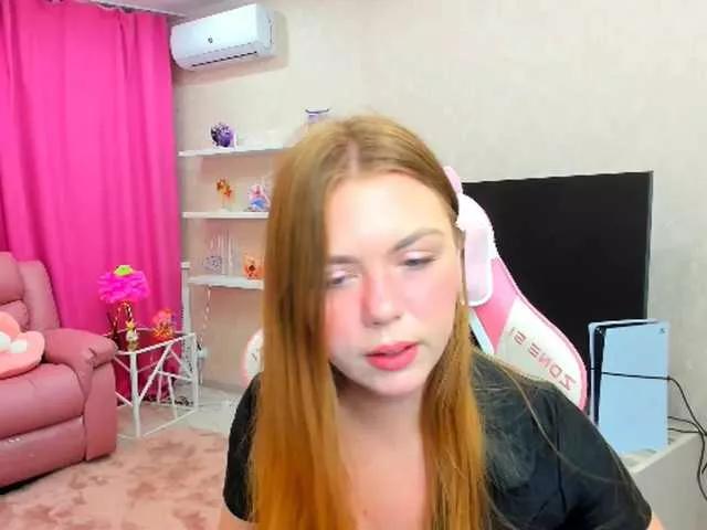 Offline Strawberrye on BongaCams