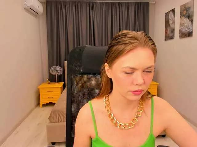 Offline Strawberrye on BongaCams