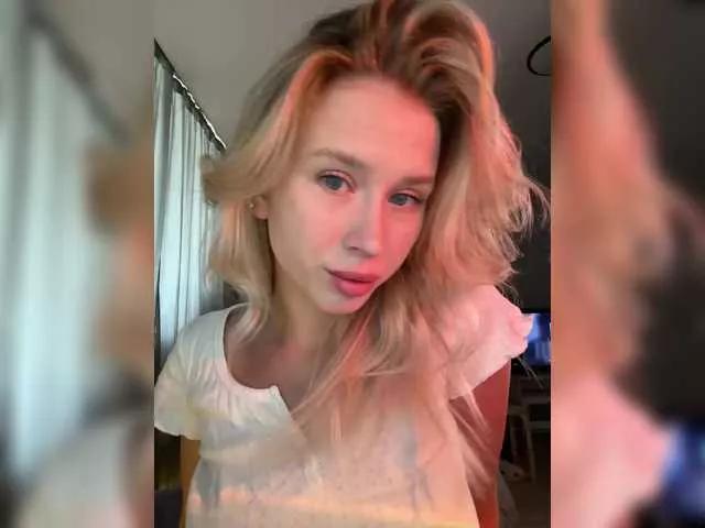 Sunlovv on BongaCams