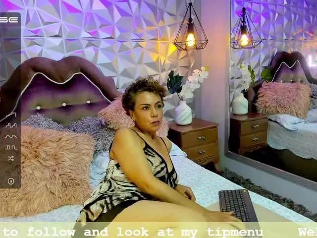 SusanNovikov on BongaCams 