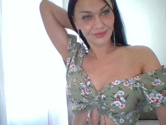 TayaDeluxe on BongaCams 