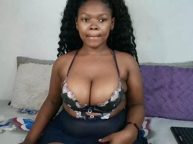 Thickqueenxxx on BongaCams 