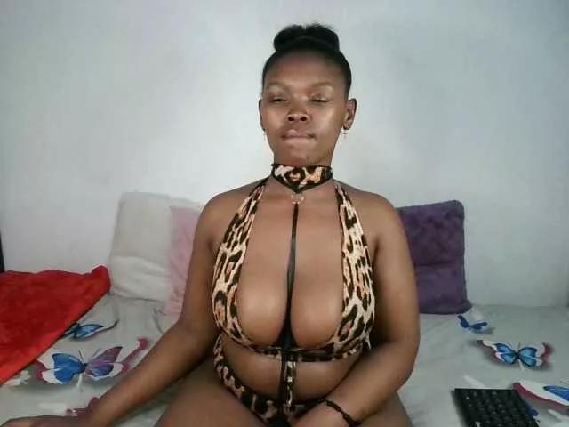 Thickqueenxxx on BongaCams 