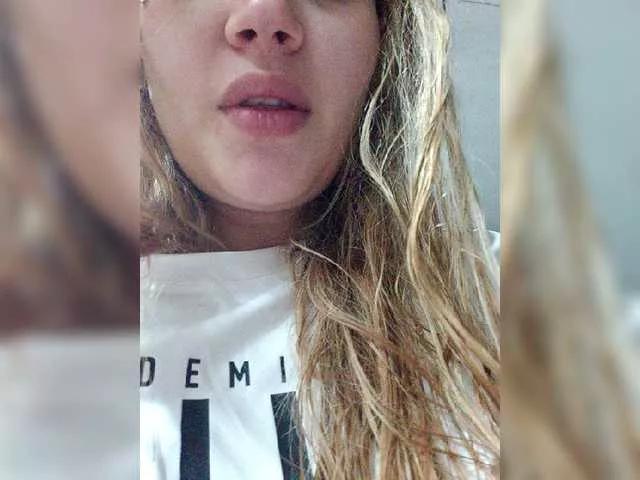 TitiPiti24 on BongaCams 