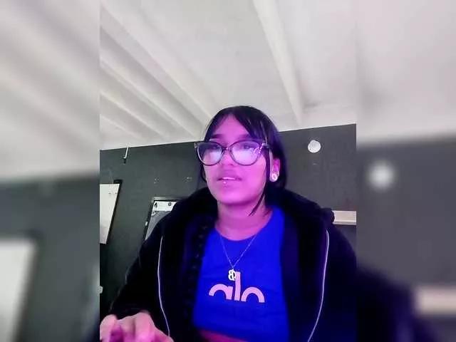 Discover cute camwhore ValenRusso ValenRusso from BongaCams
