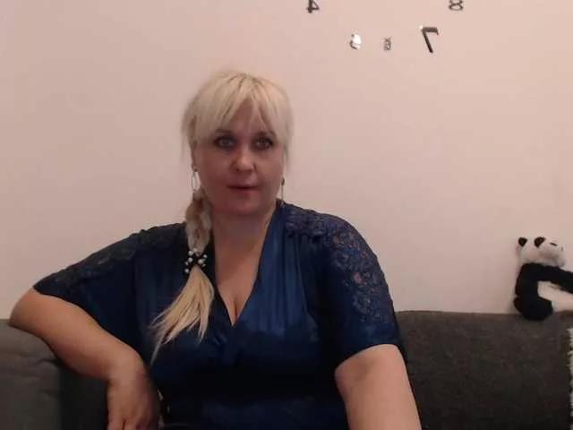 WhiteQueen--1 on BongaCams 