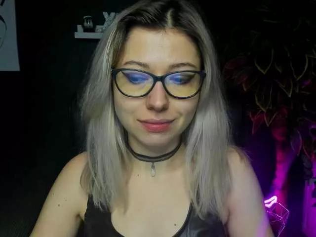 xxHeidiLove on BongaCams 