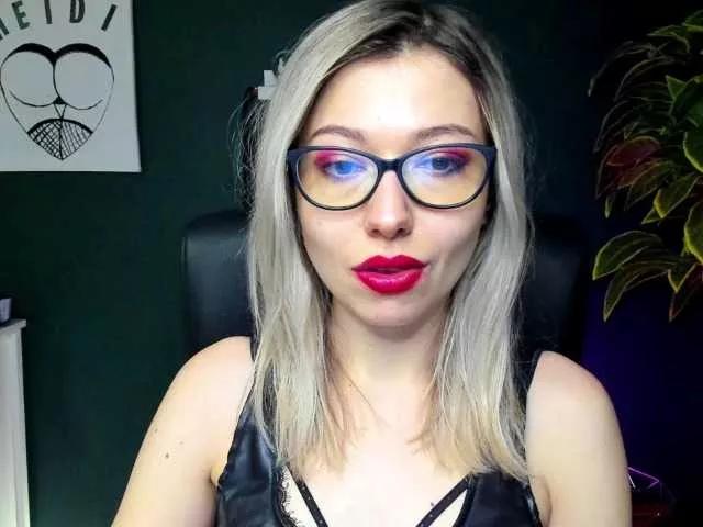 xxHeidiLove on BongaCams 