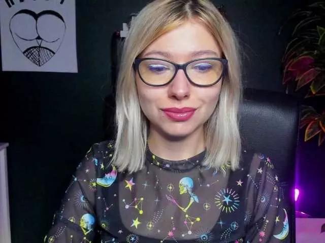 xxHeidiLove on BongaCams 