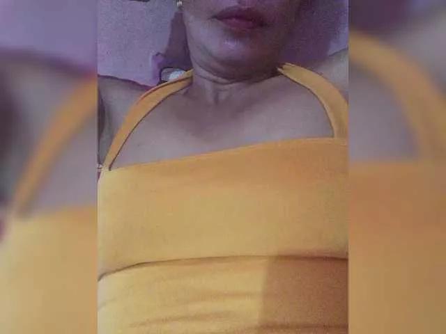 Yummyasian22 on BongaCams 