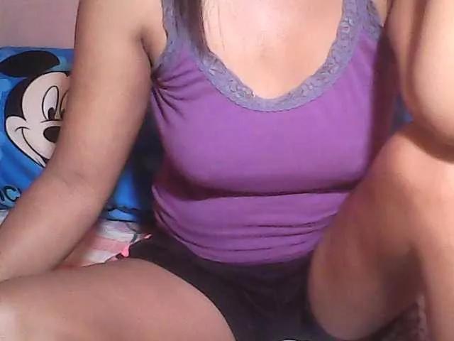 Yummyasian22 on BongaCams 