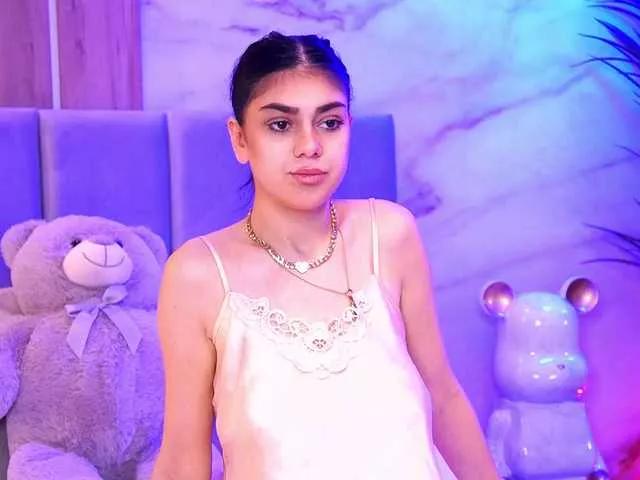 ZaraCapri from BongaCams