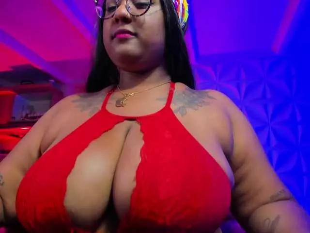 Zoebigboobs on BongaCams 