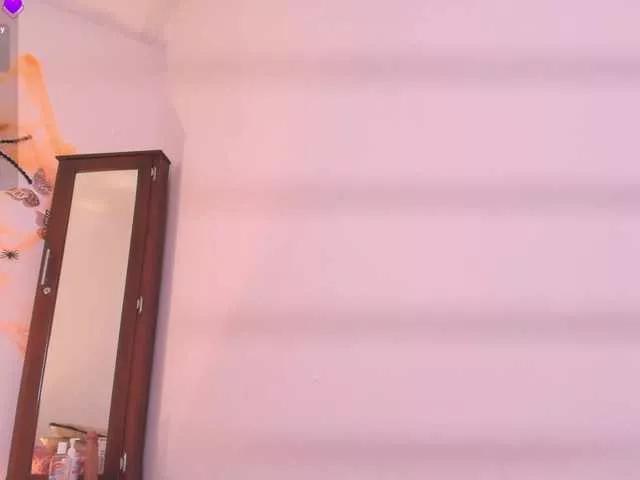 Masturbate to ZoeMonroe, she wants to masturbate for you ZoeMonroe from BongaCams