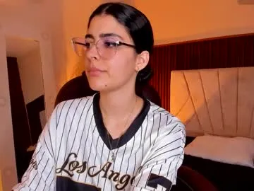 _niah_ — Hi Guys!PVT OPEN!/ FREE Control in PVT - Multi-Goal :  TOUR ALL MY BODY NAKED #bigboobs #hairy #latina #natural #lovense