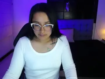 _sophiie__ — GOAL: Hand bra [50 tokens remaining] Welcome to my room! #smalltits #glasses #bigpussylips #pvtopen #lush