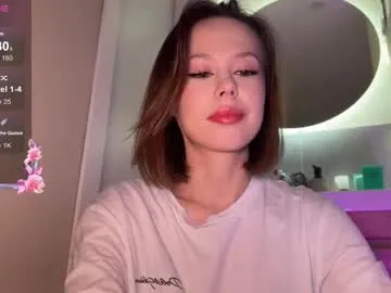 adel_evans — make me happy #18 #shy #teen #asian #new [109 tokens remaining]